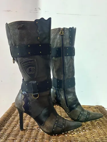 Bota Carmen Steffens couro cano salto agulha original