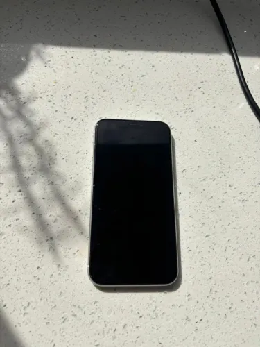 iPhone XR, 128 Gb, em ótimo estado, com NF (única dona)