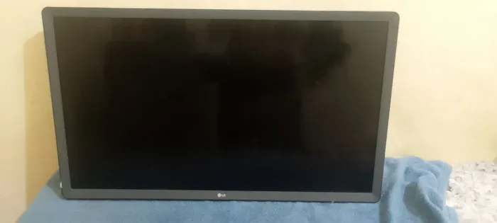 Vende se Tv LG 32 polegadas por 300 reais