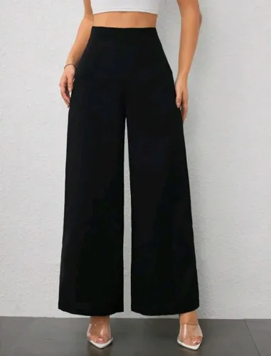 Calça preta texturizada cintura alta