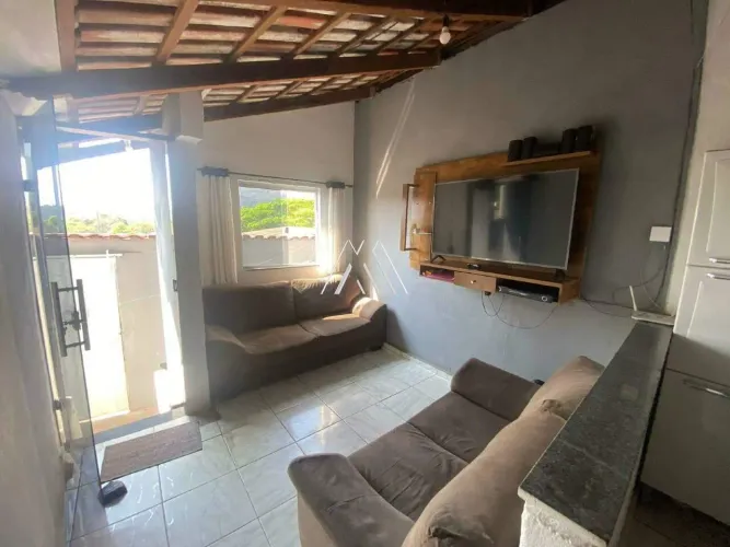 Vendo casa em Itaúna em excelente localização!