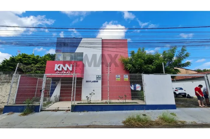 Prédio Comercial Reformado no Centro de Caucaia!