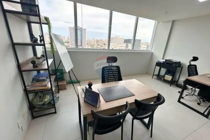 Ótimo preço! Sala comercial com vaga no Edifício Morales Business Center. Agende sua visit