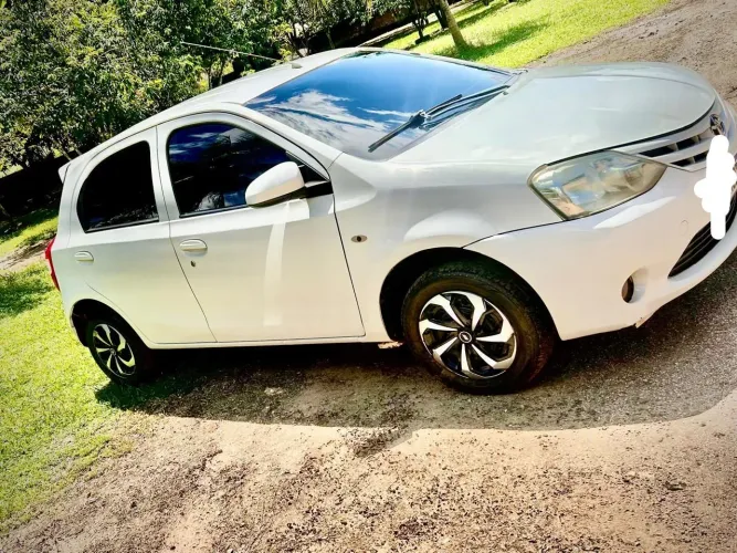 Toyota Etios X 1.3 Flex 16V 5P Mec. 2016