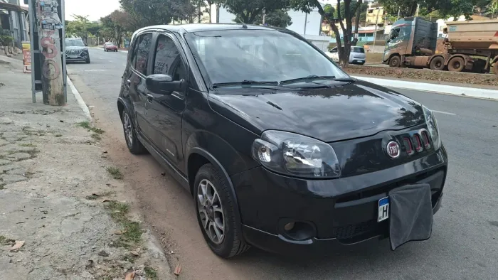 Fiat Uno Sporting 1.4 EVO Fire Flex 8V 4P 2013