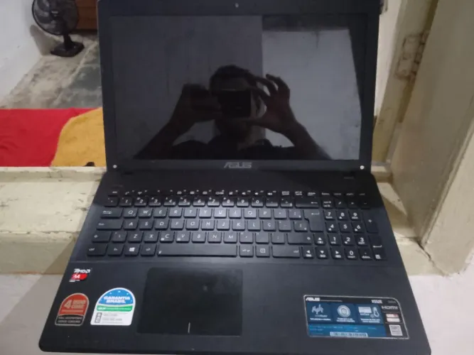 Notebook pra retirar peças da Asus