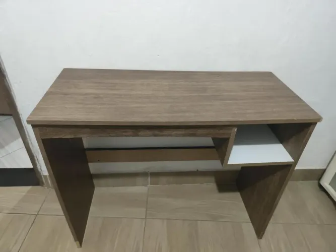 MESA ESCRIVANINHA PRA TRABALHO OU ESTUDOS (PRA SAIR HOJE)