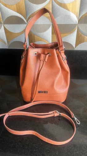 Bolsa Bucket Média SANTA LOLLA - Cor: Salmão