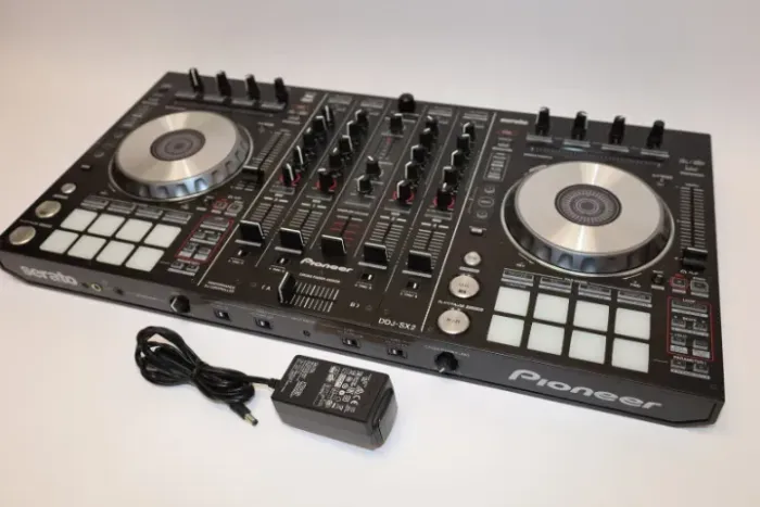 Pioneer DDJ-SX2 4-Canais Serato/Rekordbox Controladora DJ