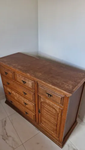 Cômoda Vintage de Madeira