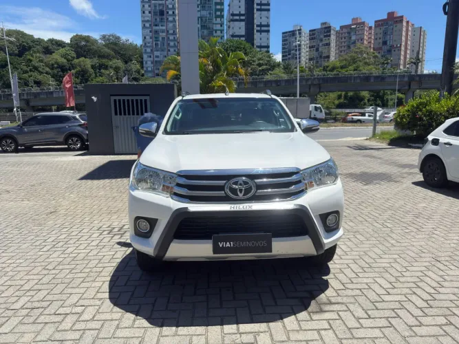 Toyota Hilux CD SRV  2.7 Flex  2017 VIA1SEMNOVOS IGUATEMI - MARCIO MAGAREM..