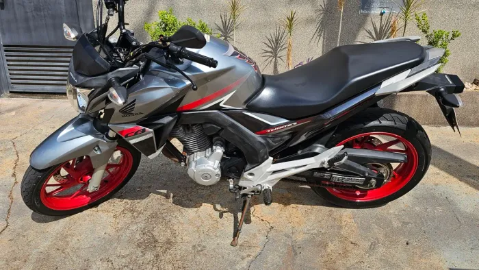 Cb 250 twister 2018