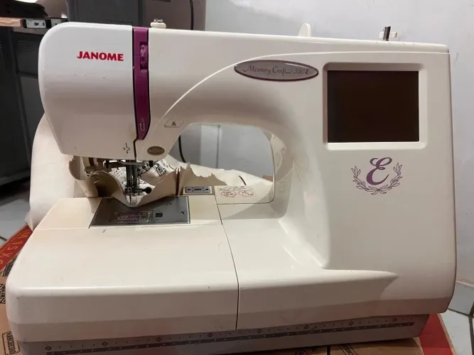 Máquina de Bordar Janome MC350E - Memory Craft