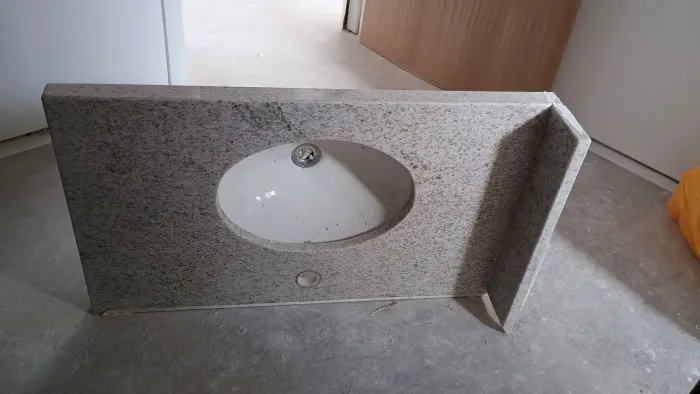 Pia para banheiro em granito Siena