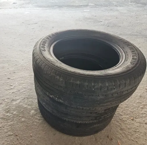 Pneu usado Creta 205 65/R16 95 tenho 03 unidades <br><br>unidades