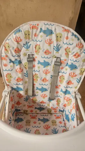 Cadeirinha de alimentação infantil