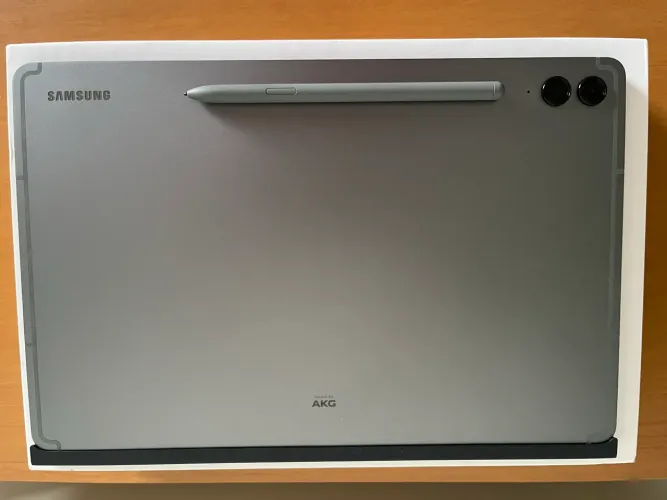 Galaxy Tab S9 FE+ com teclado e mouse 