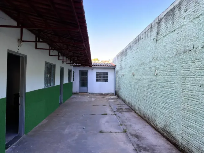 Casa jardim Balneário Meia Ponte