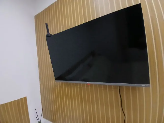 TV Philco 32" nova 3 meses de comprada 