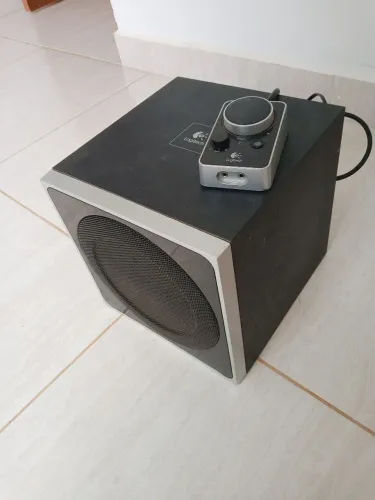 Vendo subwoofer Logitech 