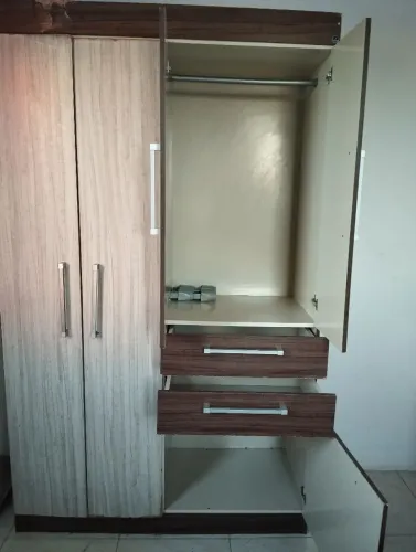 Guarda-roupa solteiro 4 portas 