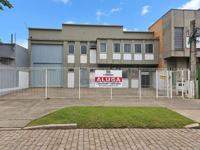 Pavilhão Comercial com 370m², Escritórios e Pé-Direito de 6m