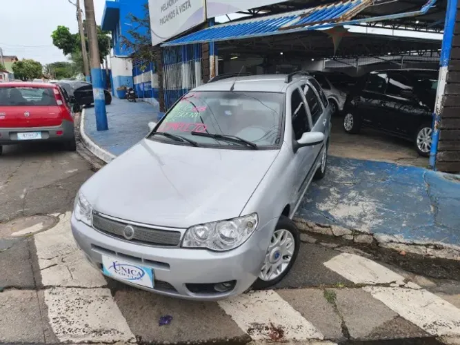 Fiat Palio Weekend HLX 1.8 MPI Flex 4P 2005