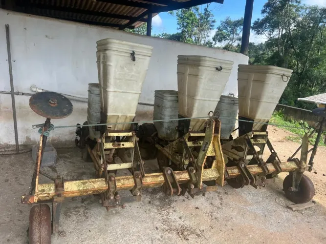 plantadeira/adubadora agrícola de 3 linhas