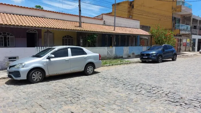 Oportunidade de Ouro: 8 kitnets perto da praia e da rodoviária + terreno de 1.020 m²