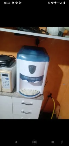Purificador de água gelada e natural 150 reais funcionando ok