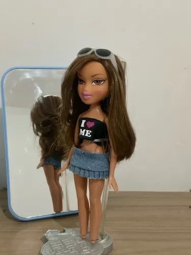 Boneca Bratz Yasmin sun kissed