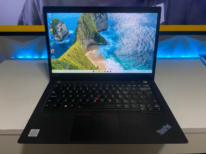 Lenovo ThinkPad T14 Gen1 - Core i7 10Th - 16GBRAM - SSD NVMe 256GB - Tela Touchscreen