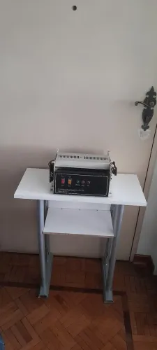 Plastificadora  de documentos + mesa 