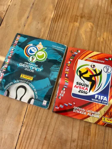 álbuns de figurinha copa 2006 e 2010 completos