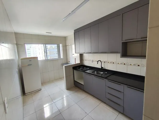 Aluguel Anual 2 Dormitorios Semi Mobiliado Balneário Camboriú Centro