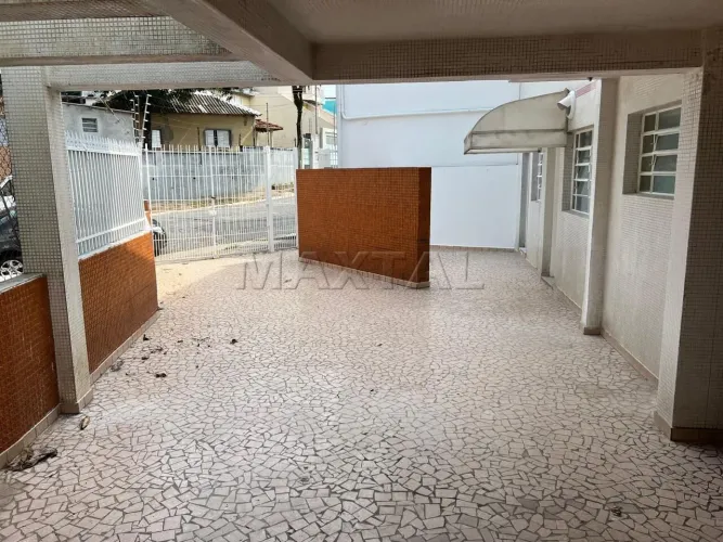 Sobrado reformado com 3 dormitórios, sendo 1 suíte, sala para 2 ambientes, na Vila Maria A
