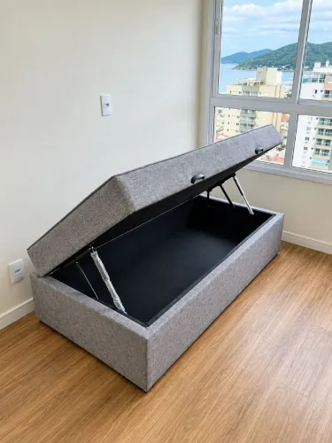 Cama solteiro baú estado de Nova.Entrego 