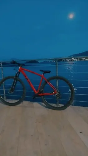 Venda de bicicleta vermelha com documento aceito troca por telefone 