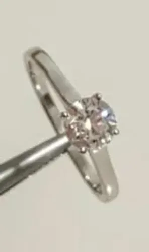 Solitario belíssimo em diamante puro CVD. E ouro branco 18/750 kls
