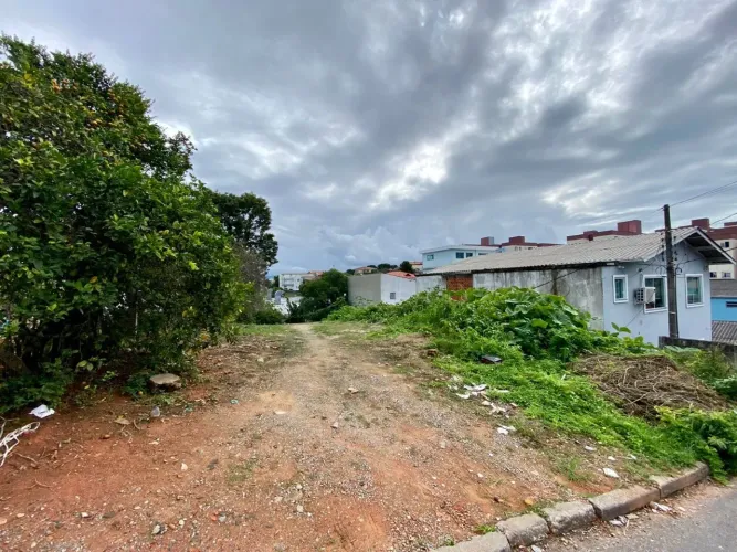 Terreno de 426m² no Jardim Atlântico