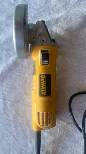 Lixadeira elétrica DeWalt