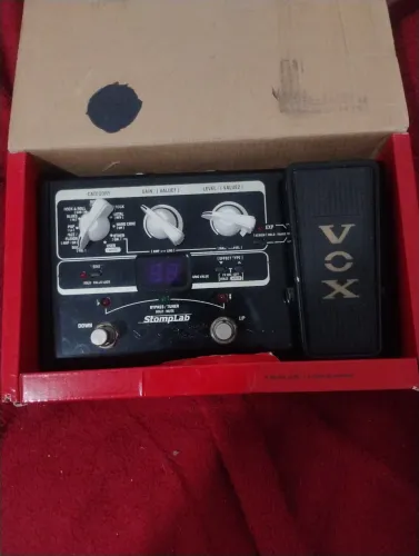 Vendo pedaleira stomplab vox 2g