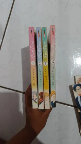 Vendo - 4 Mangás Furi Fura (Volumes 1, 2, 7 e 12) Io Sakisaka - Seminovos!!