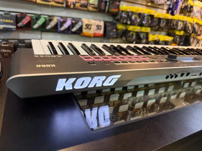 Teclado Korg Kross 2 
