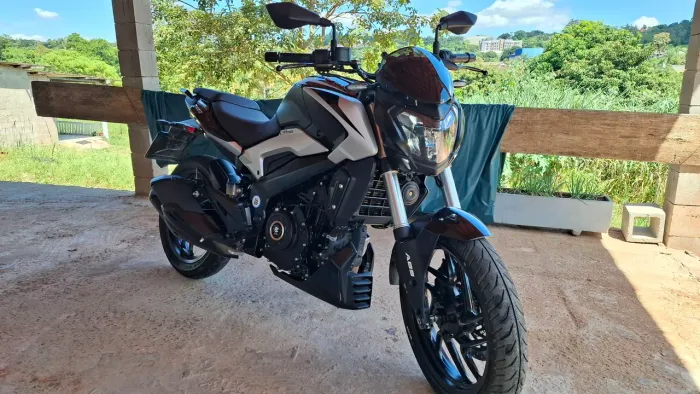 Dominar 250 muito nova