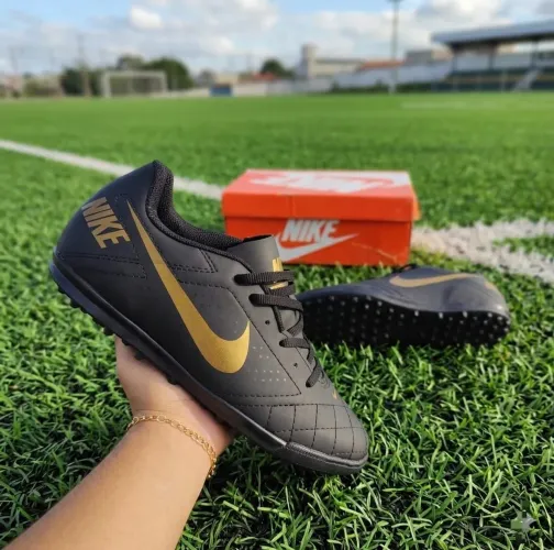 Chuteira Society Nike e Adidas