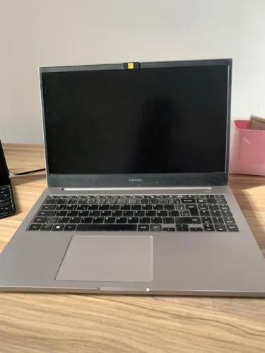 Notebook Samsung Book i3 + SSD Rápido (Perfeito p/ Estudos e Trabalho)