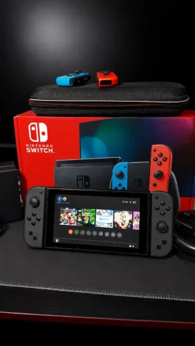 Nintendo Switch V2 Completo - 128GB, 4 Controles e Vários Acessórios