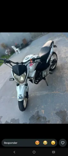 Cb 300 a venda , rodando normalmente. 2014 pago 2024