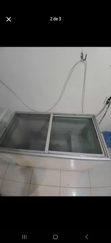 Freezer com duas tampas de vidros tamanho padrão